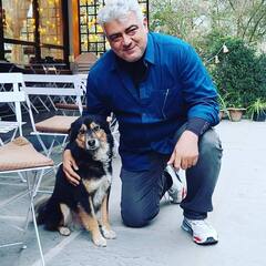 In Pics: साउथ का सुपरस्टार होने के बावजूद मोबाइल यूज नहीं करते अजीत कुमार, वजह जान रह जाएंगे हैरान