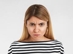 डियर लेडीज चेहरे पर उम्र से पहले दिखने लगी हैं फ्रॉन लाइंस तो ये उपाय अपनाएं