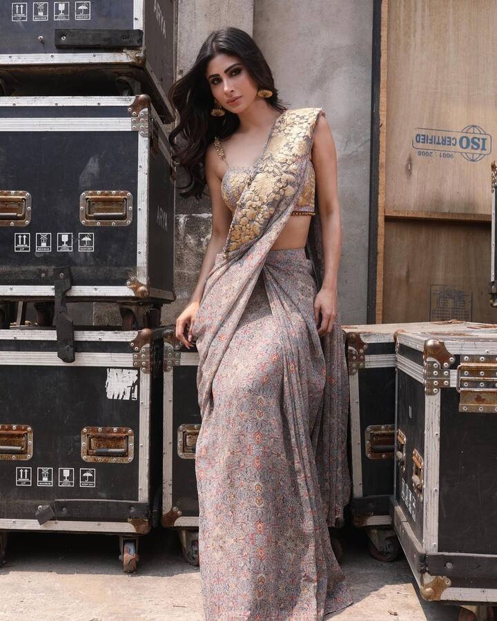 Mouni never fails to impress with her gorgeous saree looks. (All Image: @imouniroy/instagram).