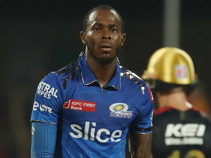 Jofra Archer Out, Mumbai Indians Announce Replacement For IPL 2023 Season MI Squad Jordan: பிளே ஆஃப் நேரம்.. சொதப்பிய ஆர்ச்சரை ஊருக்கு அனுப்பிய மும்பை.. புதிய வீரரை களமிறக்கி அதிரடி