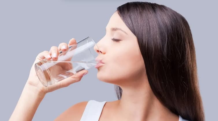 do you know the benefits of drinking water can prevent many serious diseases and illness Drinking Water Benefits: पाणी पिण्याचे ‘हे’ फायदे तुम्हाला माहिती आहेत का? अनेक त्रासांपासून होऊ शकतो बचाव