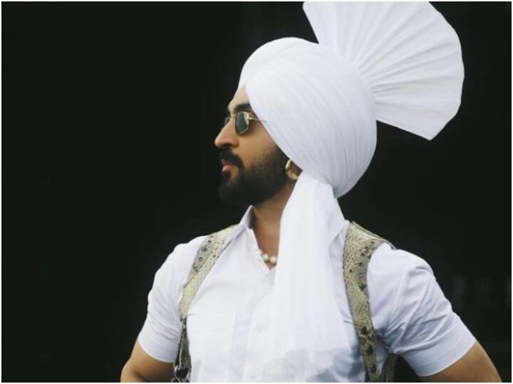 Diljit Dosanjh befitting reply to trolls on  allegation of disrespecting the Indian flag at Coachella Music Festival 'पंजाबी नहीं आती तो गूगल कर लिया करो', कोचेला में झंडे को लेकर विवाद पर Diljit Dosanjh का ट्रोल्स को मुंहतोड़ जवाब