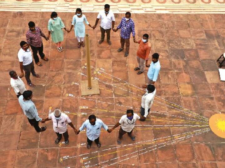 Zero Shadow Day: इस दिन नहीं बनती है किसी की परछाई! 4 महीने बाद ऐसा फिर होगा, जानिए क्यों गायब हो जाता है साया What is zero shadow day 2023 know when will be the next zero shadow day in india Zero Shadow Day: इस दिन नहीं बनती है किसी की परछाई! 4 महीने बाद ऐसा फिर होगा, जानिए क्यों गायब हो जाता है साया