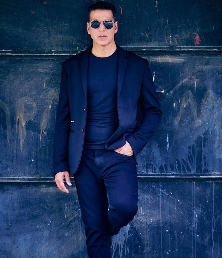 अक्षय कुमार शेफ रह चुके हैं. वह रेग्यूलरली किचन में काम करते हैं और उन्हें अपनी पत्नी ट्विंकल खन्ना के लिए खाना बनाना बहुत पसंद है.