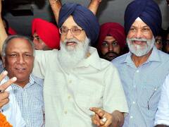 फख्र-ए-कौम कहे जाते थे प्रकाश सिंह बादल, सिख राजनीति के रहे हीरो, CM से सरपंच तक का सफर जानें