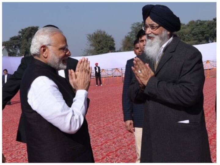 Parkash Singh Badal Death PM Narendra Modi will go to Chandigarh to pay tribute to former Punjab CM Parkash Singh Badal Parkash Singh Badal Death: पंजाब के पूर्व CM प्रकाश सिंह बादल को आखिरी सलामी देने चंडीगढ़ जाएंगे PM नरेंद्र मोदी!