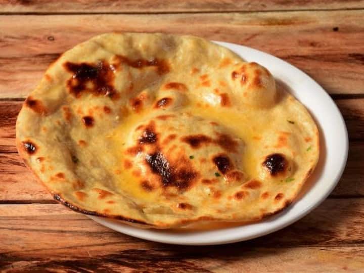 health tips benefits and side effect of eating roti with ghee in hindi रोटी पर घी लगाकर खाना है पसंद तो जरूर पढ़ें ये खबर... जानें घी रोटी खाने को लेकर क्या कहते हैं एक्सपर्ट्स