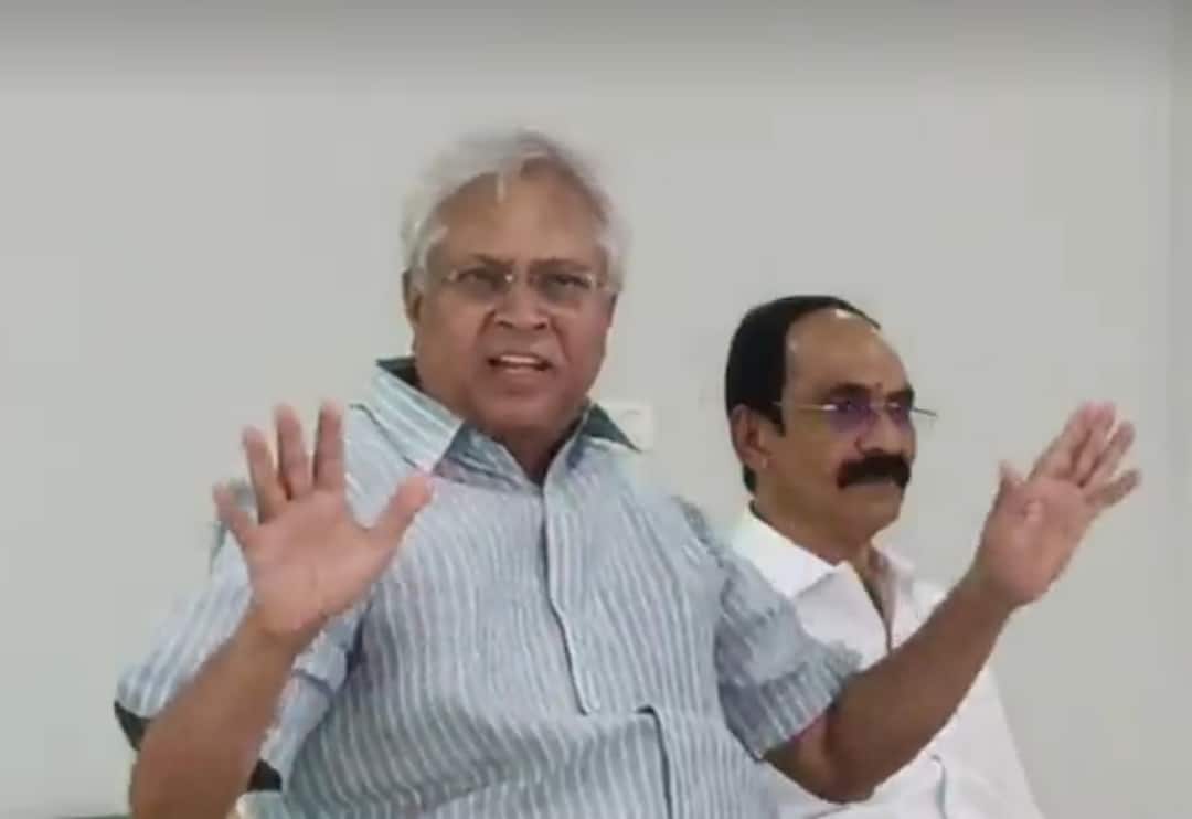 Ex mp vundavalli arun kumar press meet On Margadarsi Vundavalli On Margadarsi: మార్గదర్శిపై చంద్రబాబు, రామోజీలతో చర్చకు సిద్ధం: ఉండవల్లి