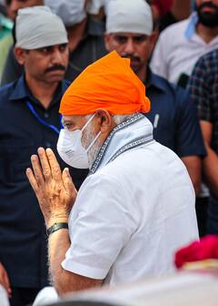 In Pics: अकाली दल के प्रमुख प्रकाश सिंह बादल को PM मोदी ने दी श्रद्धांजलि, सामने आई अंतिम दर्शन की तस्वीरें