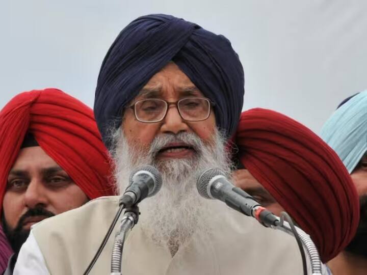 Prakash Singh Badal Cremation in his patriarchal village know what is process of funeral in Sikhs Parkash Singh Badal Cremation: पैतृक गांव में दी जाएगी बादल को अंतिम विदाई, जानें हिंदुओं से कितनी अलग है सिखों में दाह संस्कार की परंपरा