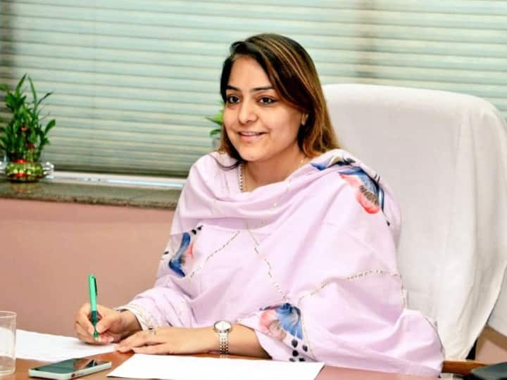 AAP candidate Dr Shelly Oberoi declared mcd mayor unopposed Delhi Mayor Election: दिल्ली मेयर चुनाव में निर्विरोध जीते AAP उम्मीदवार, डॉ शैली ओबेरॉय दूसरी बार बनीं MCD की 'बॉस'