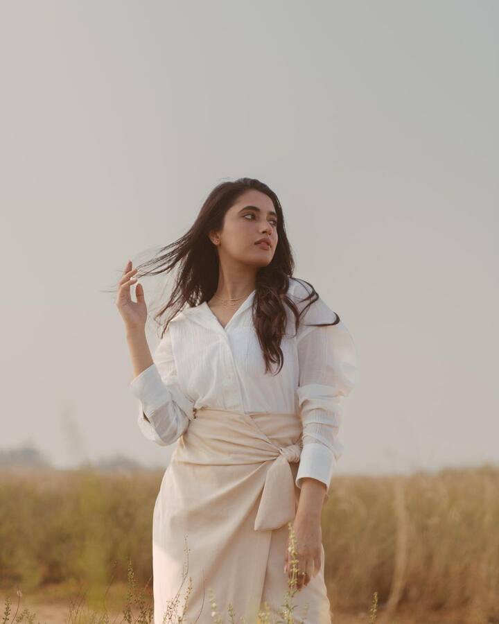 మరోసారి శివకార్తికేయన్ హీరోగా వచ్చిన ‘కాలేజ్ డాన్’లో హీరోయిన్ గా నటించింది.Photo credit: Priyanka Mohan/instagram