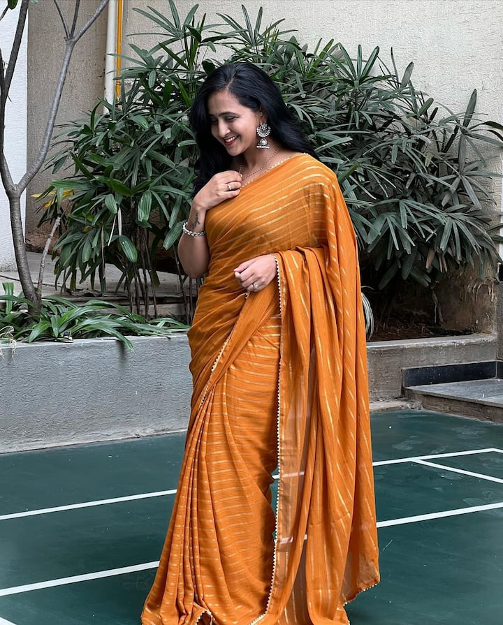జీ కుటుంబం, 'ఢిల్లీ తెలుగు అకాడమి టీవి పురస్కారాల్లో''బెస్ట్ ఫీమేల్ యాంకర్' అవార్డ్స్ పొందింది.