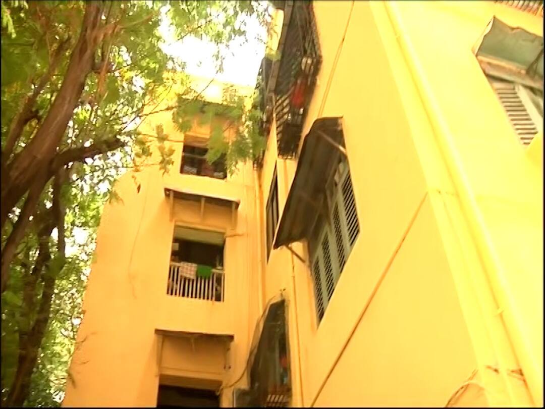 Mumbai Crime News man kills daughter hangs self shocking incident in Lalbaug Mumbai Crime : पत्नीच्या चारित्र्यावर संशय, आधी मुलीची हत्या, मग स्वत:ला संपवलं; मुंबईतील धक्कादायक घटना