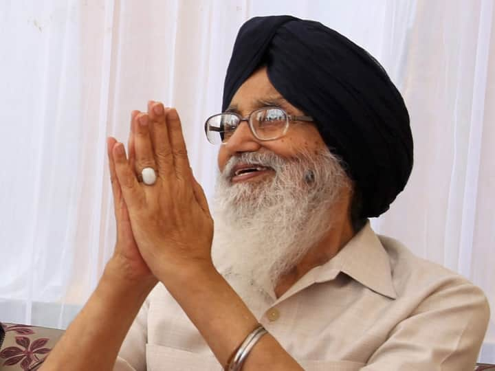 Parkash Singh Badal Death Why was Parkash Singh Badal arrested in 1982 Parkash Singh Badal Passes Away: 1982 में क्यों गिरफ्तार किए गए थे प्रकाश सिंह बादल? अभी तक चल रहा है ये विवाद