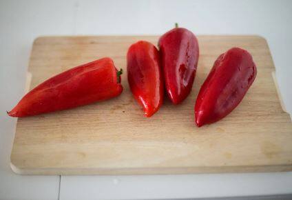 एकीकडं वाढती महागाई आणि दिवसेंदिवस भाज्या आणि जीवनावश्यक वस्तू महाग झाल्यानं गृहिणींचं बजेट कोलमडत आहे.