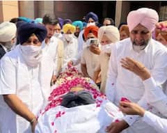 Parkash Singh Badal Death: ਗਮ ‘ਚ ਡੁੱਬਿਆ ਬਾਦਲ ਪਰਿਵਾਰ, PM ਮੋਦੀ ਨੇ ਦਿੱਤੀ ਸਾਬਕਾ ਮੁੱਖ ਮੰਤਰੀ ਸਰਦਾਰ ਪ੍ਰਕਾਸ਼ ਸਿੰਘ ਬਾਦਲ ਨੂੰ ਸ਼ਰਧਾਂਜਲੀ, ਦੇਖੋ ਤਸਵੀਰਾਂ