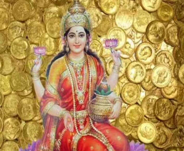 ਬੈਠਦੇ ਸਮੇਂ ਪੈਰ ਹਿਲਾਉਣ ਨਾਲ ਦੇਵੀ ਲਕਸ਼ਮੀ ਨਾਰਾਜ਼ ਹੋ ਜਾਂਦੀ ਹੈ। ਅਜਿਹਾ ਮੰਨਿਆ ਜਾਂਦਾ ਹੈ ਕਿ ਘਰ ਤੋਂ ਬਰਕਤ ਚਲੀ ਜਾਂਦੀ ਹੈ ਅਤੇ ਗਰੀਬੀ ਵੱਸਣ ਲੱਗਦੀ ਹੈ।