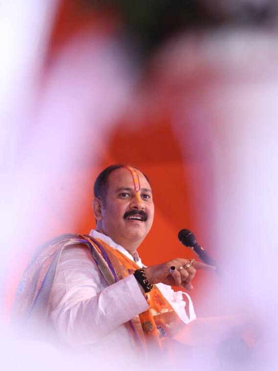 कितने पढ़े लिखे हैं सीहोर वाले पंडित प्रदीप मिश्रा?