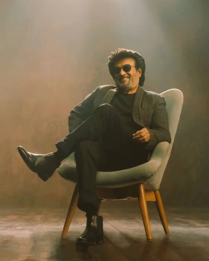 फिल्मों की बात करें तो रंजनीकांत ने बॉलीवुड में ‘क्रांतिकारी’, ‘हम’, ‘भगवान दादा’, ‘चालबाज’, ‘अंधा कानून’, ‘इंसाफ कौन करेगा’ जैसी कई सुपरहिट फिल्मों में काम किया है.