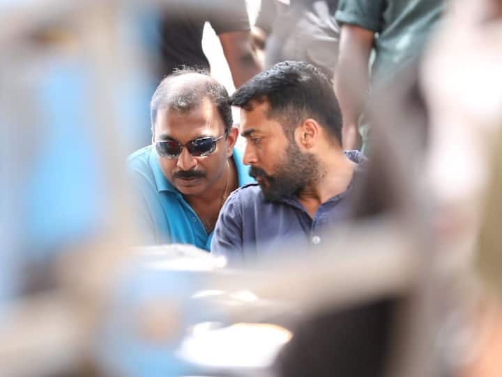 எழுத்தாளர் சி.சு.செல்லப்பா எழுதிய வாடிவாசல் நாவலைத் தழுவி இந்தப்படம் எடுக்கப்பட்டு வருகிறது.