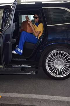 Pics: એરપોર્ટ પર યલો ટી-શર્ટ બ્લૂ પેન્ટમાં એકદમ સ્ટાઇલિશ લાગી Deepika Padukone, એક્ટ્રેસના સ્પૉર્ટી લૂક પર ફિદા થયા ફેન્સ