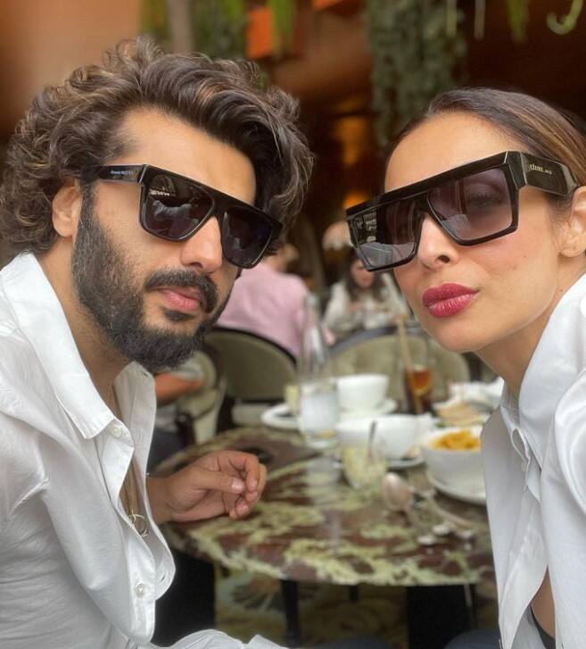 जहां बॉलीवुड के कईं एक्टर्स कुकिंग में एक्सपर्ट हैं तो वहीं हाल ही में मलाइका अरोड़ा ने खुलासा किया था कि अर्जुन कपूर को चाय बनानी भी नहीं आती है.