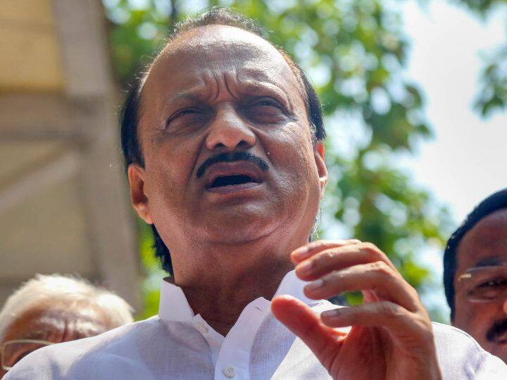 Maharashtra Politics: CM की कुर्सी पर बढ़ा सस्पेंस, फडणवीस टू पवार किसको मिलेगा मुख्यमंत्री का खिताब? Maharashtra political crisis poster war for chief minister between devendra fadnavis to ajit pawar Maharashtra Politics: CM की कुर्सी पर बढ़ा सस्पेंस, फडणवीस टू पवार किसको मिलेगा मुख्यमंत्री का खिताब?