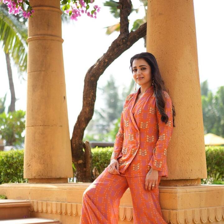 சென்னை, கோவை, டெல்லி, கொச்சின் ஆகிய நகரங்களில் நடைப்பெற்ற பட நிகழ்ச்சி நேற்று மும்பையில் நடந்தது.