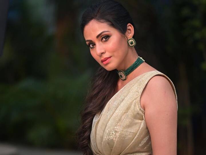 'జయం' సినిమాతో కథానాయికగా తెరంగేట్రం చేసింది సదా.