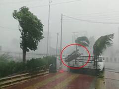 संभाजीनगरमध्ये अवकाळीचा हाहाकार! पत्रे उडून 17 जखमी, विद्युत खांब आडवे; झाडे पडल्याने वाहतूकही ठप्प