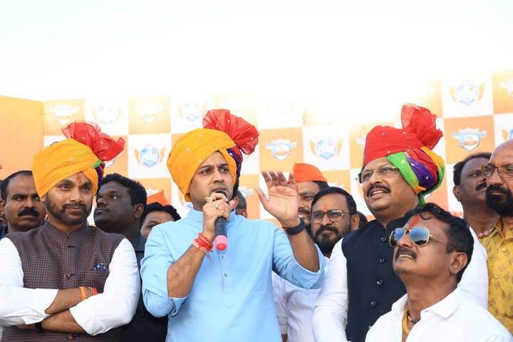 या पार्श्वभूमीवर जिल्हा क्रीडा अधिकारी चंद्रशेखर साखरे यांच्यासमवेत बैठकीचे आयोजन केल्याची माहिती क्षीरसागर यांनी दिली.