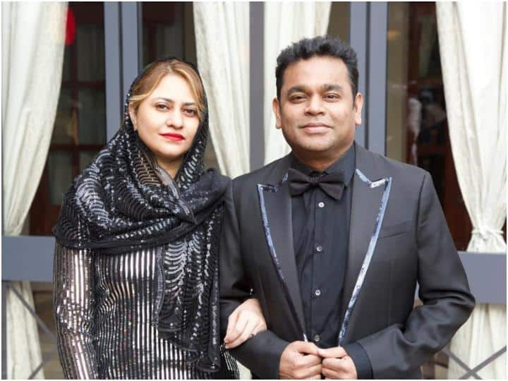 AR Rahman Wife Saira: एआर रहमान का पत्नी सायरा को हिंदी की बजाय तमिल में बोलने का इशारा करते हुए वीडियो वायरल होने के बाद वे काफी ट्रोल हो रहे है. चलिए यहां जानते हैं रहमान की वाइफ सायरा के बारे में.