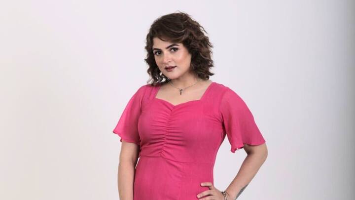 আগামী মাসে লন্ডনের বিভিন্ন লোকেসনে ছবির শ্যুটিং হবে। পরিচালক অংশুমান প্রত্যুষ বলছেন 'এটি পুরোপুরি কমার্শিয়াল একটি ছবি। অ্যাকশন কমেডি এই গল্পে রয়েছে বেশ কিছু মজার অথচ টান টান সংলাপ। আশা করি সেগুলো দর্শকদের মন ছুঁয়ে যাবে। আর জিতু কমল ও শ্রাবন্তী চট্টোপাধ্যায়ের এই জুটি দর্শকদের ভালো লাগবে'।