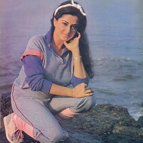 हालांकि एक्ट्रेस ने कभी भी फेम को अपने सिर पर चढ़ने नहीं दिया और काम के साथ-साथ अपनी फैमिली को भी बखूबी संभाला.