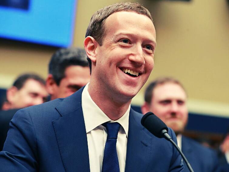 Mark Zuckerberg in mumbai event says india is leading the world this is how to adopt messaging Mark Zuckerberg : मार्क झुकेरबर्गची भारतावर स्तुतीसुमने, जागतिक नेता म्हणून भारताचा उल्लेख