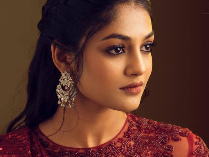 தற்போது, கிரிக்கெட் ஜாம்பவான் எம்.எஸ்.தோனி தயாரிப்பில் உருவாகி வரும் லெட்ஸ் கெட் மேரீட் திரைப்படத்தில் ஹரிஷ் கல்யாணுடன் இணைந்து நடித்து வருகிறார்.