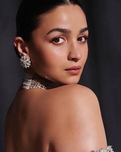 Alia Bhatt : आलियाचा बॉसी लूक; फोटोनं वेधलं अनेकांचे लक्ष