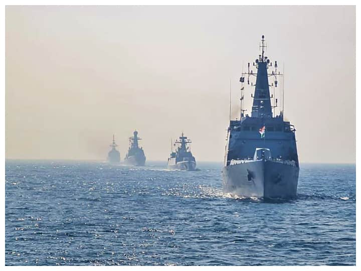 Lakshadweep strategic island for India amidst China dominance military base Indian Navy arabian sea चीन के बढ़ते दबदबे के बीच भारत के लिए क्यों अहम हो गया है लक्षद्वीप, मिलिट्री बेस बनाने की चर्चा तेज