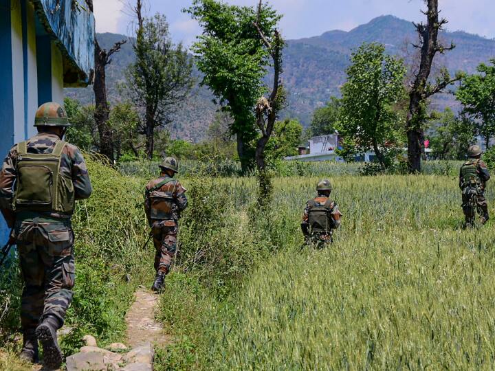 Jammu Kashmir Poonch Terror Attack Man Who Consumed Poison After Being Called For Police Questioning Dies ANN Poonch Terror Attack: पुंछ आतंकी हमले में पूछताछ के लिए बुलाए गए शख्श ने की खुदकुशी, पुलिस ने बताई क्या थी वजह?