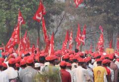 Kisan Sabha : लाल वादळ थांबणार की पुढे चालणार?