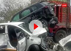 Watch: मुंबई-पुणे एक्सप्रेसवे पर सात गाड़ियों की जबरदस्त भिड़ंत, वीडियो देखकर चकरा जाएगा दिमाग