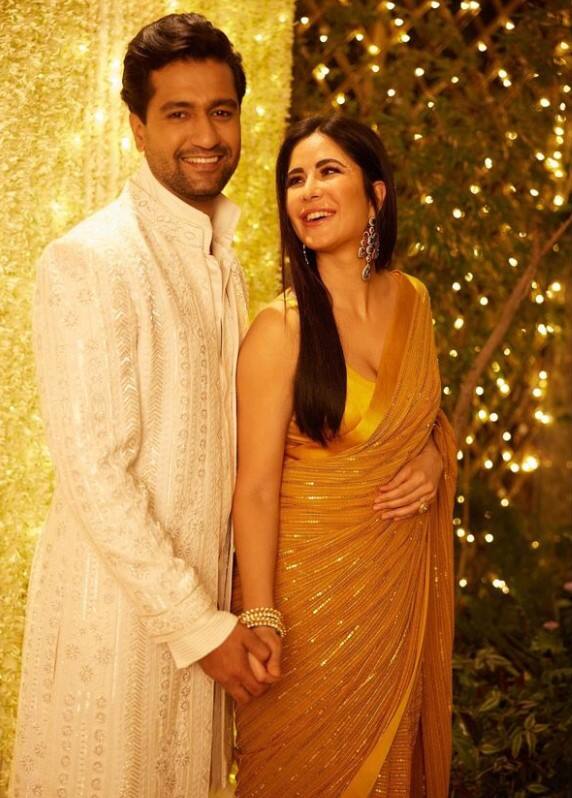 कैटरीना कैफ और विक्की कौशल भी बी टाउन के लविंग कपल्स में से एक हैं. हालांकि कैटरीना विक्की से पॉपुलैरिटी में आगे हैं.