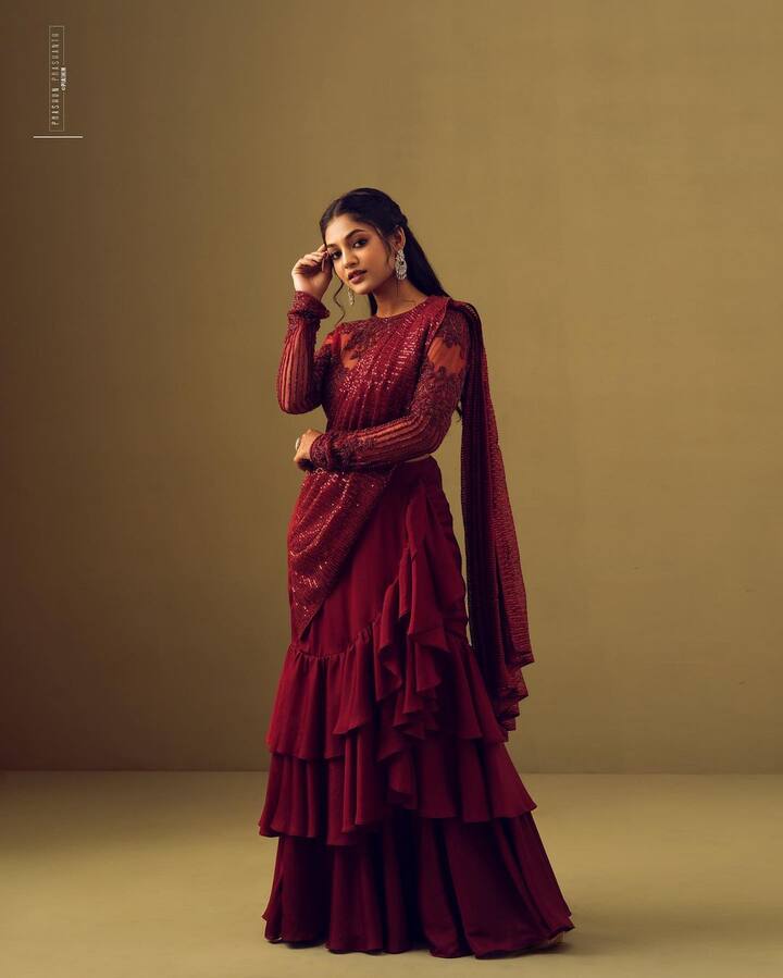 இவர் கேரள மாநிலத்தை சேர்ந்தவர்.