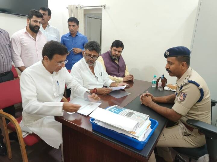 Karnataka Election 2023 Congress DK Shivakumar File Police Complaint Against HM Amit Shah Karnataka Election 2023: 'भड़काऊ बयान, दुश्मनी और नफरत...', बीजेपी और अमित शाह के खिलाफ कांग्रेस ने दर्ज कराई शिकायत
