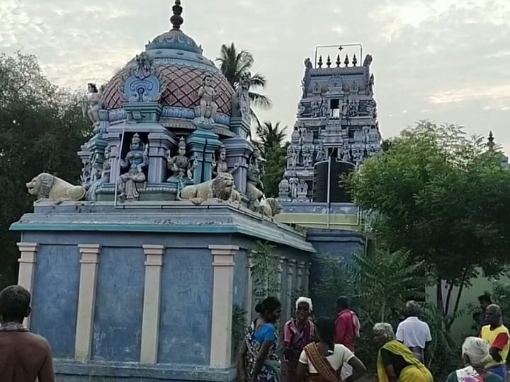 கரூரில் பொம்மை முகமூடி , கையுறை அணிந்து காவி வேட்டியுடன் உண்டியலை திருடிச் சென்ற பலே திருடர்கள்