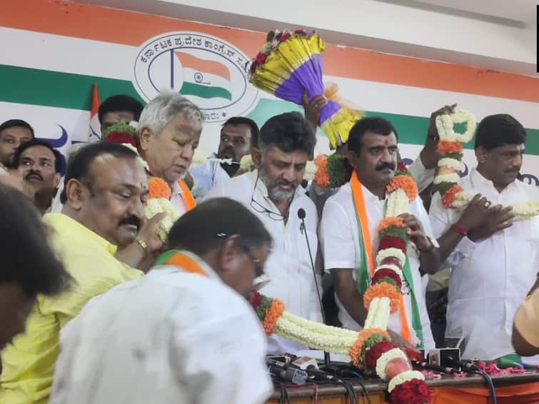 Karnataka Elections 2023: JD(S) Leaders Narayana Gowda, Prabhakar Reddy Join Congress Karnataka Elections 2023: JD(S) Leaders Narayana Gowda, Prabhakar Reddy Join Congress