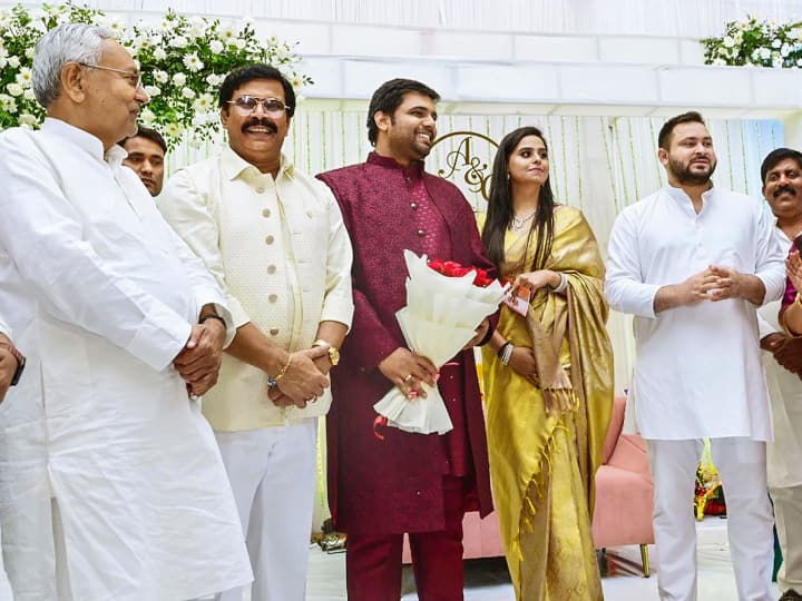 Anand Mohan was in Touch with Bihar CM Nitish Kumar Reached Dehradun for Chetan Anand Marriage ann Exclusive: नीतीश कुमार के संपर्क में थे आनंद मोहन? बिहार से दिल्ली और फिर पहुंचे देहरादून, 11 बजे पटना से पकड़ी फ्लाइट