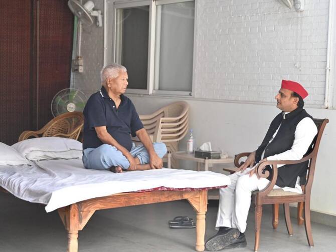 Akhilesh Yadav Share First Photo On Twitter After Meet RJD Chief Lalu  Prasad Yadav See Photo | UP Politics: लालू यादव से मुलाकात के बाद अखिलेश  यादव ने शेयर की पहली तस्वीर,