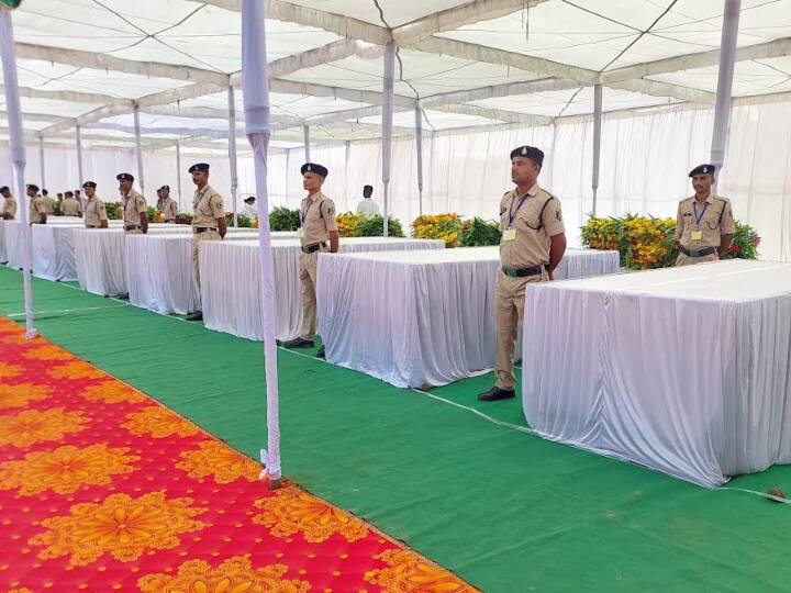 CM Bhupesh Baghel Will Pay Tribute To Martyred Soldiers In Dantewada Naxal Attack Chhattisgarh Naxal Attack Ann Chhattisgarh Naxal Attack: नक्सल हमले में शहीद जवानों को सीएम बघेल देंगे आखिरी सलामी, शहीदों के परिजन भी होंगे शामिल